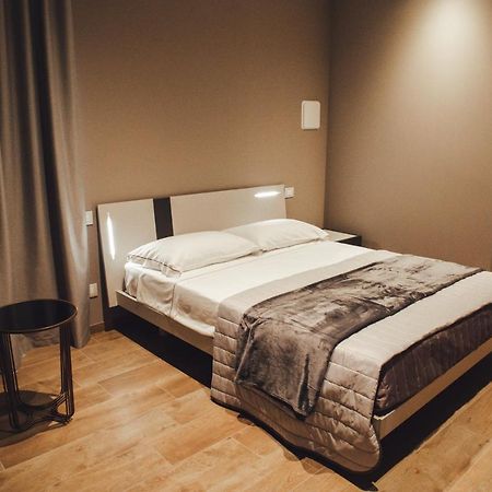 L'Infinito Residence Castelvetro Piacentino エクステリア 写真