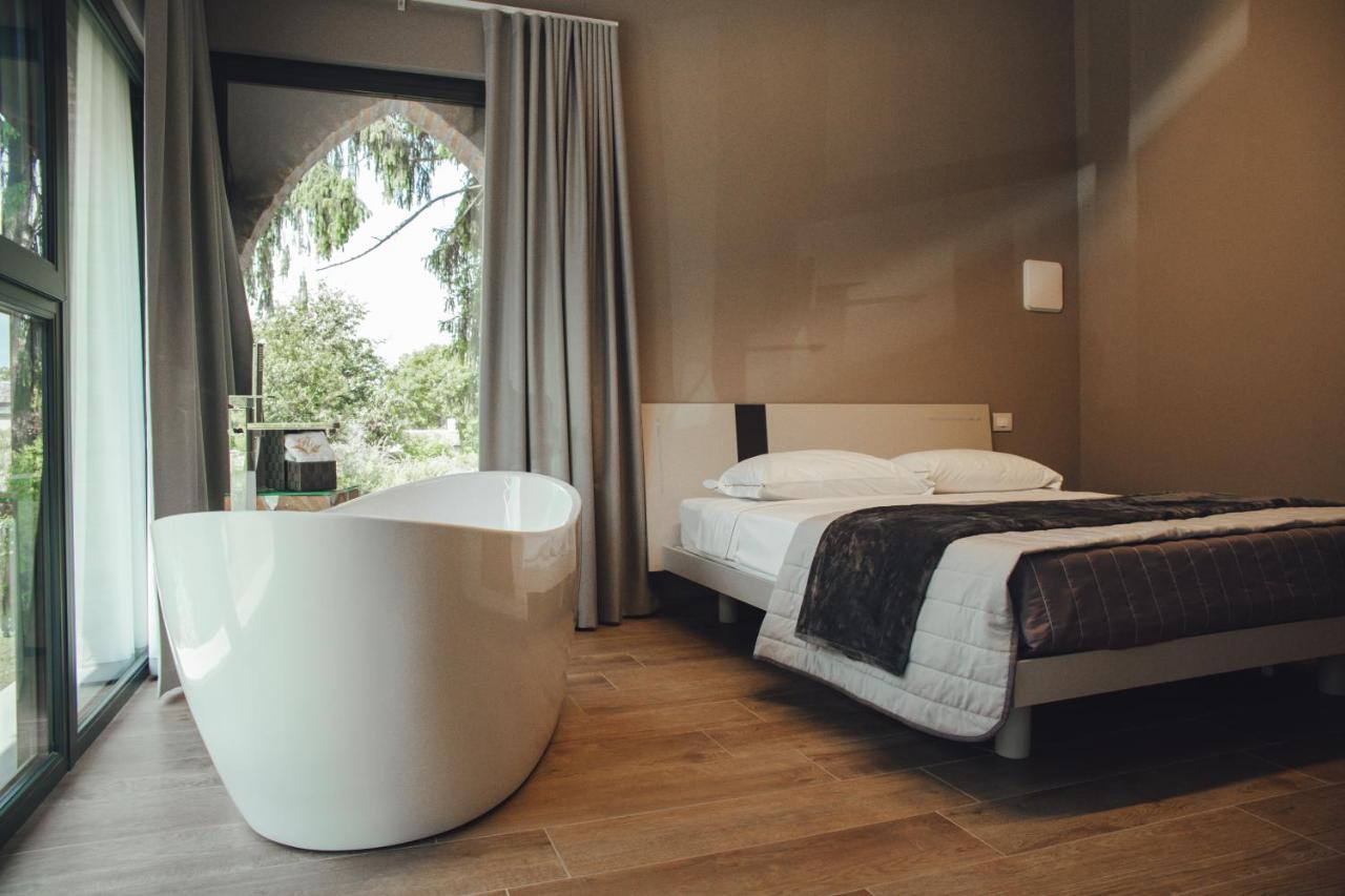 L'Infinito Residence Castelvetro Piacentino エクステリア 写真